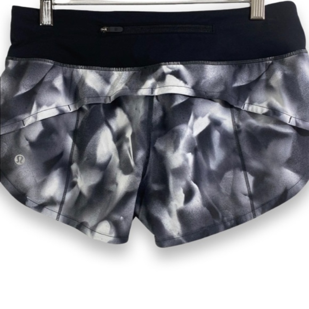 Lululemon Speed Up 2.5” Shorts Size 4 Color Gray/Black